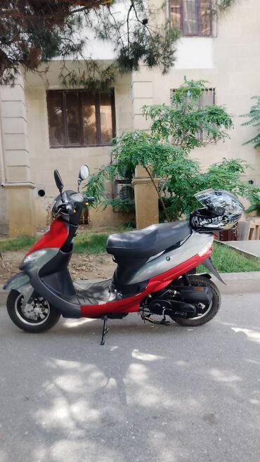 Mopedlər,skuterlər: - 50 50 sm3, 40 km