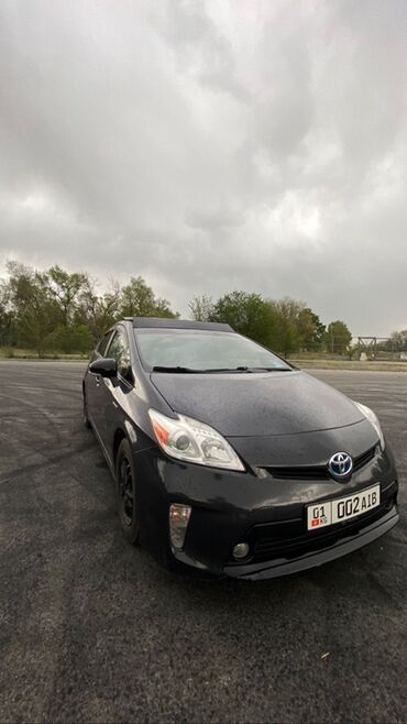 машина легковая: Toyota Prius: 2012 г., 1.8 л, Вариатор, Гибрид, Хэтчбэк
