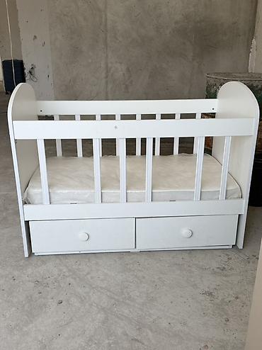 ali bebe mobilya: Uşaq beşiyi və tumbi (komplekt) - Rəng: ağ (tumbi üzərində bej — 2