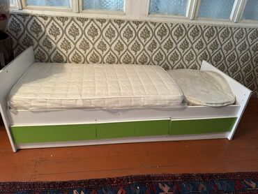 kağız skoç: Oğlan və qız üçün, Çarpayı, Bazasız, Matras ilə, Siyirməli