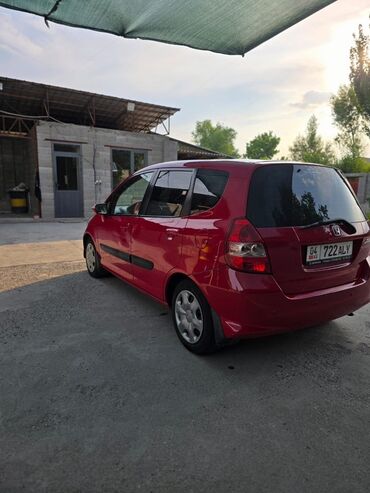 машина за 6000 долларов: Honda Jazz: 2005 г., 1.3 л, Автомат, Бензин, Хетчбек