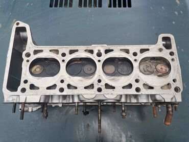Auto delovi: Glava motora Lada 21214i Niva 1.7i. Polovna, ocuvana. Skinuta sa — 12