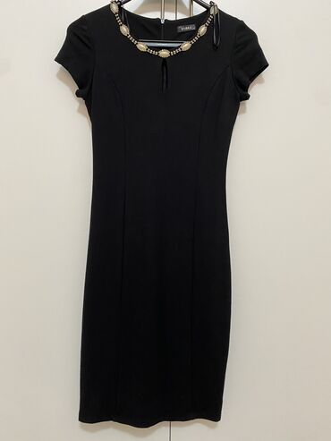 черное платье с кружевом внизу: Повседневное платье