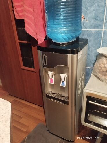 аппарат воды: Суу үчүн кулер, Колдонулган, Өзү алып кетүү