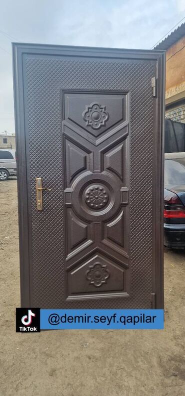 Giriş qapıları: Seyf qapılar Münasib qapılar Dəmir qapı Ev qapıları Çöl qapısı — 17
