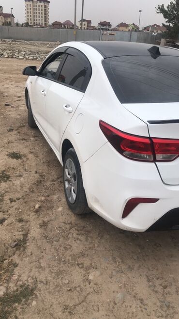 купить машину в рассрочку: Kia Rio: 2018 г., 1.4 л, Автомат, Бензин, Седан