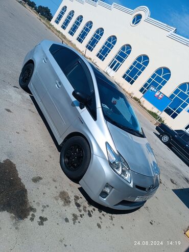 pirus masini qiymeti: Toyota Prius: 1.8 l | 2010 il Sedan