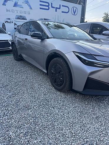 byd e1: Toyota bZ3: 2023 г., Автомат, Электромобиль, Седан — 2