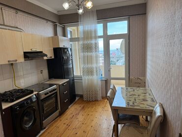 аренда квартир на длительный срок: Nefcilər metrosunun yaxınlığında Məlhəm hospital yanında 18/15 çi