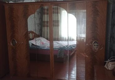 спальный гарнитур джулия: Спальный гарнитур, Б/у, Двуспальная кровать, Шкаф, Комод, Самовывоз, Платная доставка, цвет - Коричневый