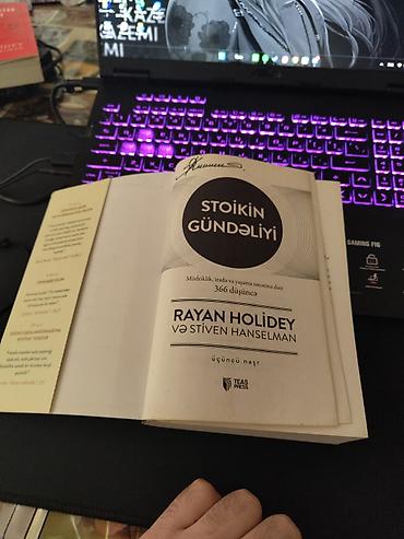 harry potter asa: “Stoi̇ki̇n Gündəliyi"Rayan Holidey və Stiven Hanselman.Kitab istifade — 2