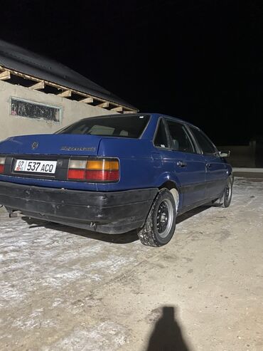 Volkswagen: Volkswagen Passat: 1989 г., 1.8 л, Механика, Бензин, Седан — 1