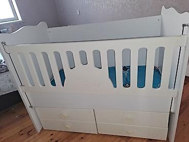 Beşiklər: Ağ rəngli beşik/qolçalı uşaq çarpayısı - Material: ağ laminat/MDF — 1