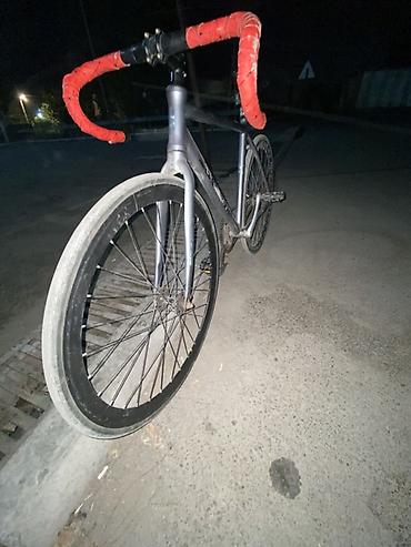 замки на велосипед: За 12:500 покупал каталься месяц Фикс-байк (fixed gear) с трековой — 1