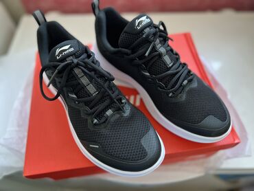 Кроссовки и спортивная обувь: Акция успейте приобрести оригинальные Летние кроссы от фирмы Li-ning