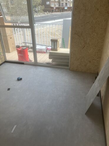 Напольные работы: Выравнивание пола, Монтаж напольных плинтусов, Укладка пола | Паркетная доска, Кварц-винил, Ламинат Больше 6 лет опыта — 10