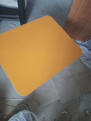Balkon masası, Açılmayan, Kvadrat masa