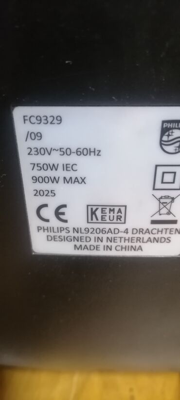Kese za usisivače: Usisivač PHILIPS bez kese odličan. Vuče lepo. Kompletan
 Mirjevo — 9
