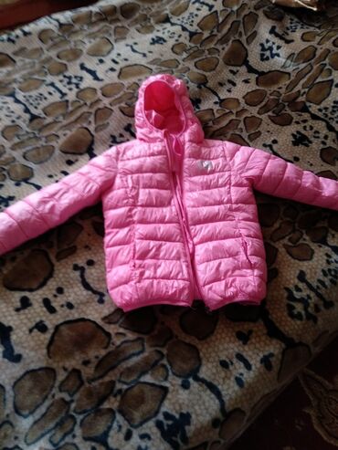 одежда обмен: Куртка лёгкая деми,7-8 лет, б/у, в отличном состоянии, Ош, 600 сом
