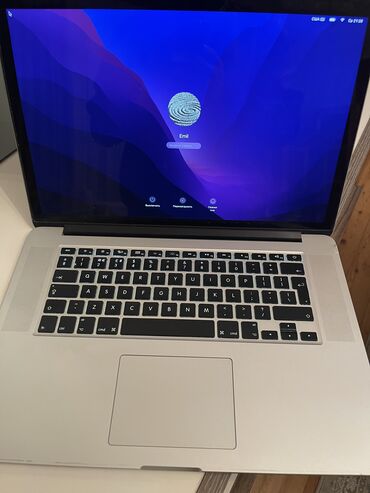 Apple MacBook: Apple MacBook, 15.6 ", Intel Core i7, 512 GB