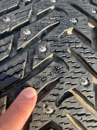 Шины: Шины 285 / 35 / R 19, Зимняя шипованная, Б/у, Комплект, Легковые, Nokian — 6