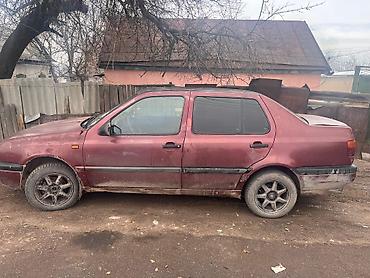 Volkswagen: Volkswagen Vento: 1993 г., 1.6 л, Механика, Бензин, Седан — 12
