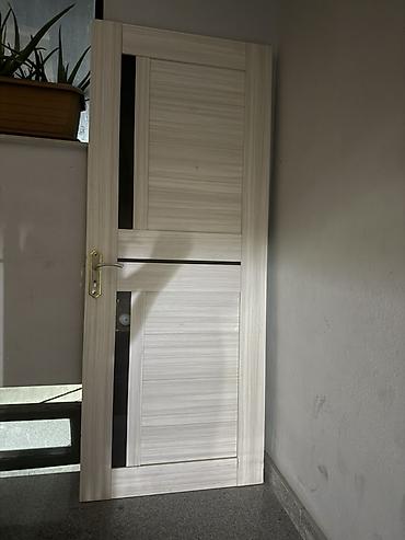 qapı şüşəsi: ENDİRİM OLUNDU 🆘🆘🆘Otaq qapısı 2ədəd hündürü 2metr eni 80sm 1əd 50azn — 2