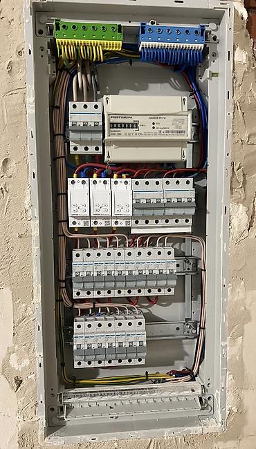 Электрики: Электрик | Установка распределительных коробок, Установка щитков, Электромонтажные работы Больше 6 лет опыта — 13