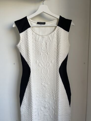 elegantna crno bela haljina dobijenapoklon broj: S (EU 36), bоја - Bela, Koktel, klub, Drugi tip rukava