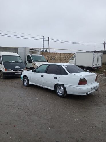 Daewoo: Daewoo Nexia: 1 l | 1996 il Sedan