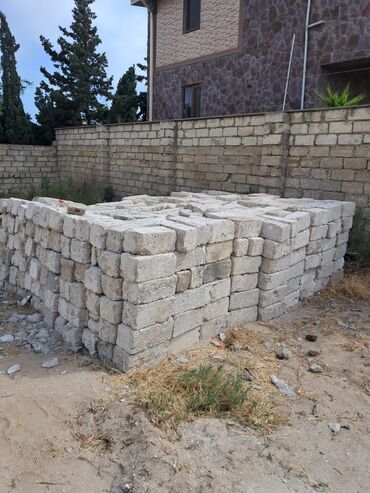 kərpicin qiyməti 2023: İçi boşluqsuz Kərpiclər