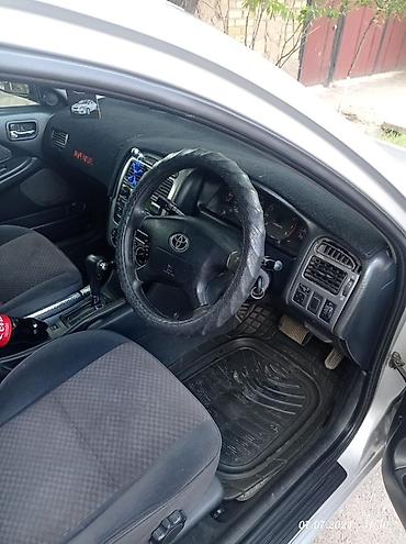 corolla 2004: Toyota Avensis: 2002 г., Автомат, Бензин, Хэтчбэк — 3