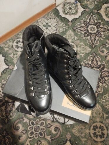 зимние ботинки женские бишкек: Сапоги, 36, цвет - Черный