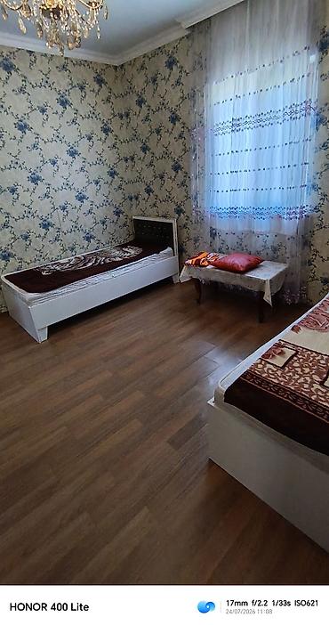 1 однокомнатная квартира: Qax Rayonun mərkəzində Bazara yaxın ərazide Ailəler üçün günlük kirayə — 7