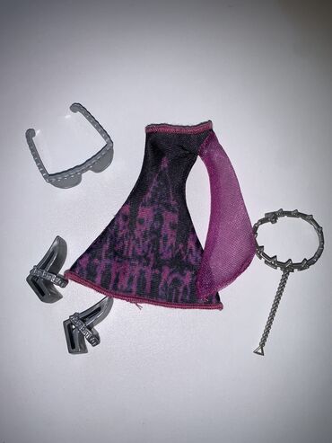 железный пистолет с железными пульками: Fashion pack Спектры
Полный комплект 
Монстер хай
Monster high