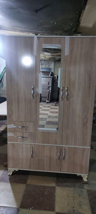 Dolablar: Yeni, Açılan, 3 qapılı Düz dolab, Dolab-asılqan, Azərbaycan — 26