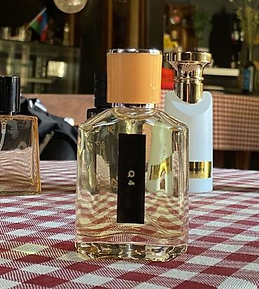 8 element parfüm: Q4 qadın ətri 30ML - Şüşə flakon, şəffaf gövdə, ön hissədə “Q4” — 1
