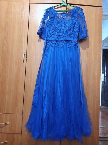 женское платье размер 52: Вечернее платье, Пышное, Длинная модель, С рукавами