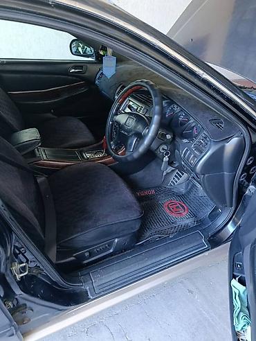 мото honda: Продаётся Honda Saber бизнес‑класса 1999 годов в чёрном цвете. Кузов — 5