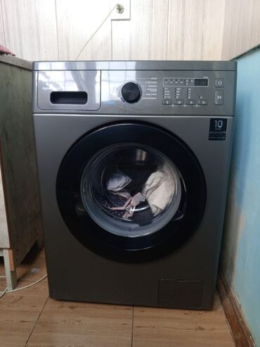 Tikiş maşınları: RumMasin az istifade olunub.300₼ 8 kq BOSCH modeli .Unvan Hokmeli