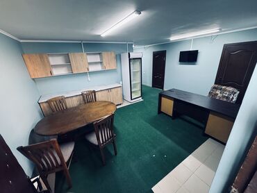 Отели и хостелы: Хостел Описание: - Комнаты на 4 человека с двухъярусными кроватями — 9