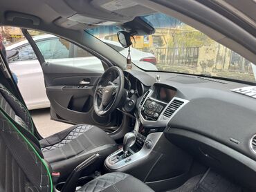 Chevrolet: Chevrolet Cruze sedan - Çox ekonomlu benzin xercleyir - Kuzov: qara — 5