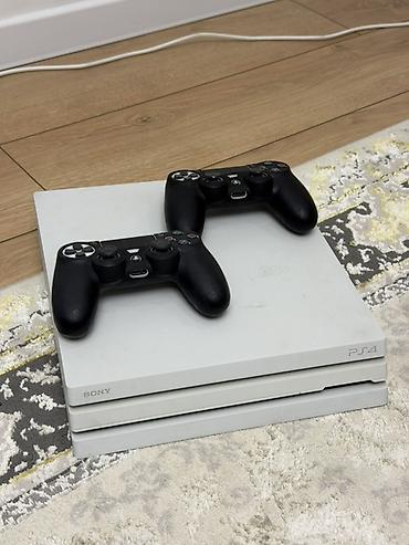 steam machine: Игровая приставка Sony PlayStation 4 (PS4) в белом цвете — 1