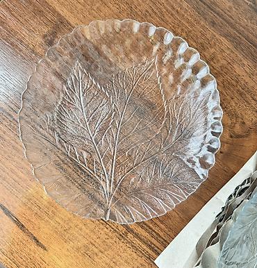 Наборы посуды: Продаю: 1.Салфетница( состояние новой) 2.Пепельница -150 с — 16