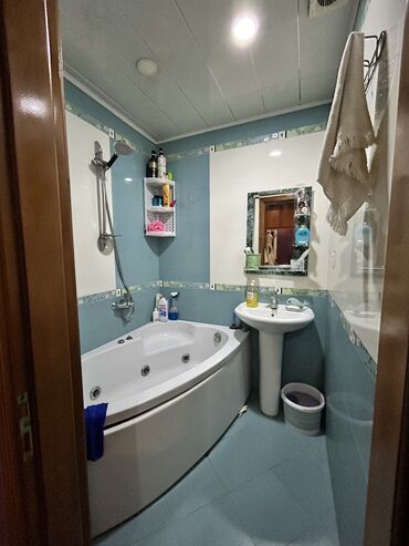 Uzunmüddətli kirayə mənzillər: Neftçilərdə Nazlı şadlıq sarayın yaxınlığında yerləşən yeni tikili -da lalafo.az — 10 Uzunmüddətli kirayə mənzillər: Neftçilərdə Nazlı şadlıq sarayın yaxınlığında yerləşən yeni tikili — 10