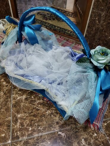 Xonçalar: Sebetlerin herbiri 5 azn Qırmızı üreyli qutu 70 azn alınıb 20 azn -da lalafo.az — 3 Xonçalar: Sebetlerin herbiri 5 azn Qırmızı üreyli qutu 70 azn alınıb 20 azn — 3