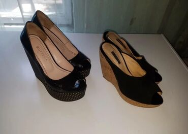 Другая женская обувь: Продаю б/у
каждая пара обуви по 200 сом
размер 36