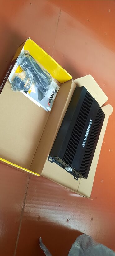 ses aparati: SOUNDMAX SX-A300.4 markalı, 4 kanallı avtomobil gücləndiricisi. Cihaz