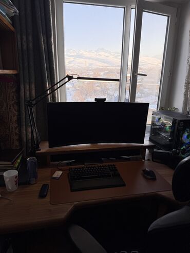 Настольные ПК и рабочие станции: Компьютер, ядер - 8, ОЗУ 16 ГБ, Для несложных задач, Б/у, Intel Xeon, AMD Radeon RX 580, HDD + SSD — 2