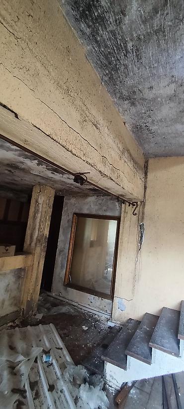 Objekti: Kuća sa pomoćnim objektima – ma koju je potrebno hitno renoviranje — 9